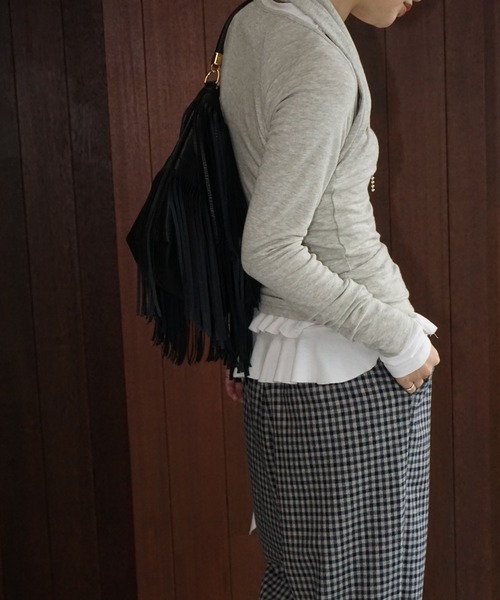 chuclla(チュクラ)の「2wayショルダーデザイントップス chw25a112(Tシャツ/カットソー・レディース・グレイッシュベージュ/スミクロ・FREE)」の5枚目の写真