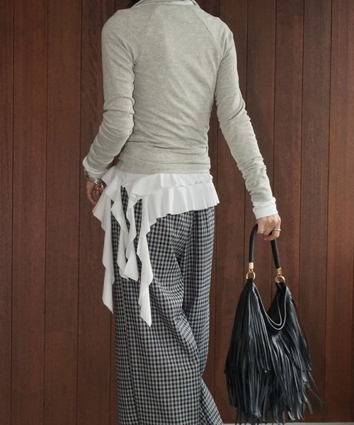 chuclla(チュクラ)の「2wayショルダーデザイントップス chw25a112(Tシャツ/カットソー・レディース・グレイッシュベージュ/スミクロ・FREE)」の7枚目の写真