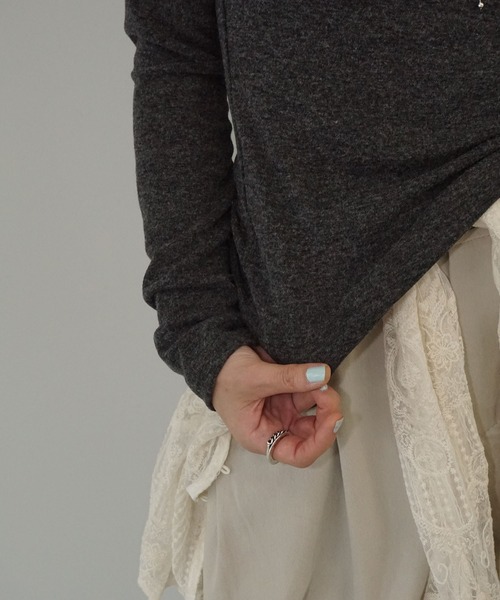 chuclla(チュクラ)の「2wayショルダーデザイントップス chw25a112(Tシャツ/カットソー・レディース・グレイッシュベージュ/スミクロ・FREE)」の15枚目の写真