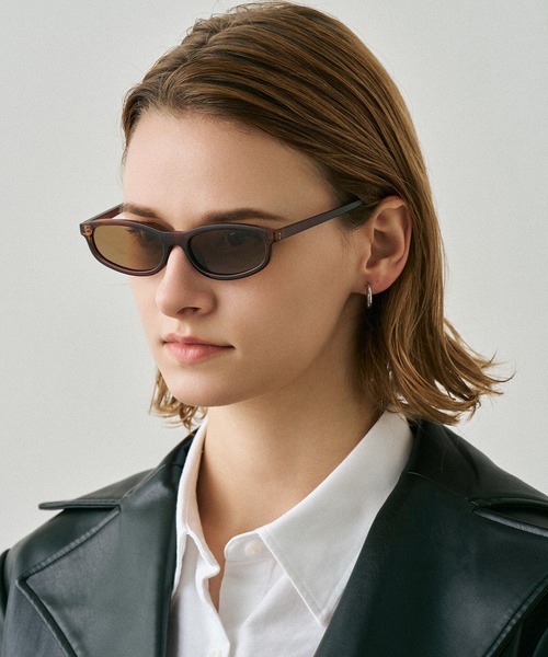 NUEF （ヌエフ）の「スクエアサングラス｜カラーレンズ｜トレンド｜紫外線対策｜UVカット｜サングラス｜NUEF｜COLOR SUNGLASSES（メガネ・レディース・ブラウン/ブラック系その他/クリアブラック/ブラック/ブラウン系その他・FREE）」の4枚目の写真
