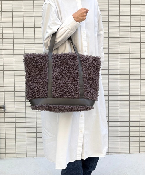 Tomieco（トミエコ）の「プードルファー トートバッグ PUレザーコンビ（ショルダーバッグ・レディース・グレー/ブラウン/ベージュ・FREE）」の2枚目の写真
