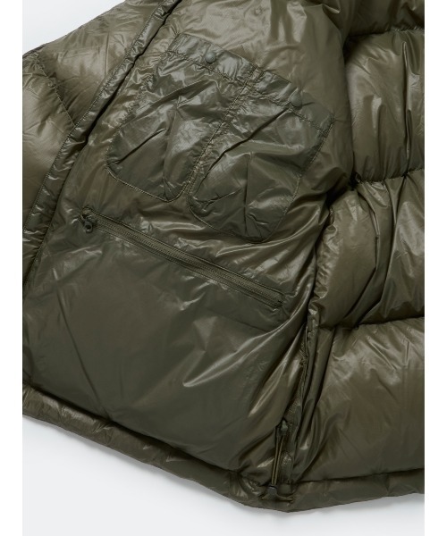 DAIWA PIER39(ダイワピア39)の「DAIWA PIER39 TECH ULTRA LIGHT DOWN JACKET BW-45025W(ダウンジャケット/コート・メンズ・ライトグレー/オリーブ/ブラック/シルバー・X-LARGE/LARGE/SMALL/MEDIUM)」の8枚目の写真