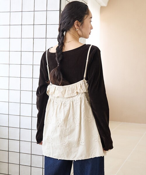 coen(コーエン)の「3Dフラワー刺繍 コーデュロイキャミソール【インフルエンサー紹介アイテム】(キャミソール・レディース・ブラウン/ナチュラル/ブラック・FREE)」の10枚目の写真