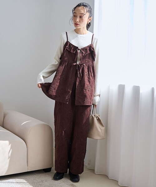 coen(コーエン)の「3Dフラワー刺繍 コーデュロイキャミソール【インフルエンサー紹介アイテム】(キャミソール・レディース・ブラウン/ナチュラル/ブラック・FREE)」の16枚目の写真