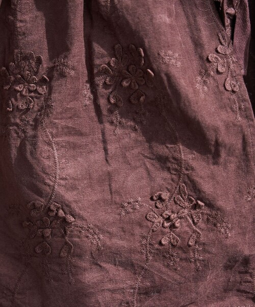 coen(コーエン)の「3Dフラワー刺繍 コーデュロイキャミソール【インフルエンサー紹介アイテム】(キャミソール・レディース・ブラウン/ナチュラル/ブラック・FREE)」の18枚目の写真