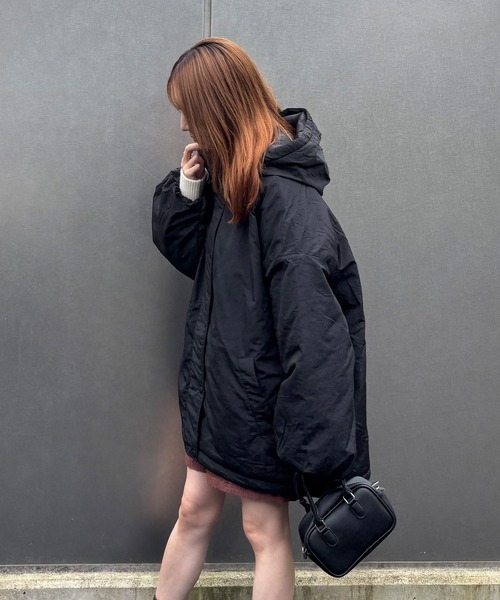 ISOOK（アイスー）の「【ISOOK / アイスー】ナイロンワッシャー中綿ダウンジャケット / ダウンコート 中綿アウター モンスターパーカー ブルゾン フード パーカー ロング オーバーサイズ ビックシルエット アイボリー ブラック 白 黒 ZOZOTOWN限定（ダウンジャケット/コート・レディース・アイボリー/ブラック・FREE）」の15枚目の写真