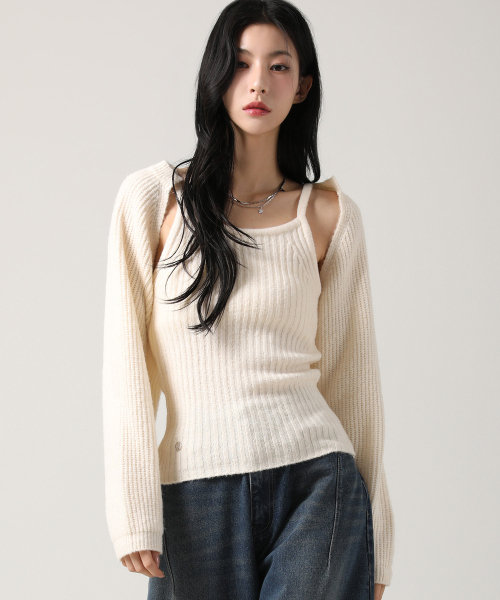 AVANDRESS(アバンドレス )の「Adel Bolero Cardigan Knit Set BLACK(カーディガン/ボレロ・レディース・ブラック・FREE)」の3枚目の写真