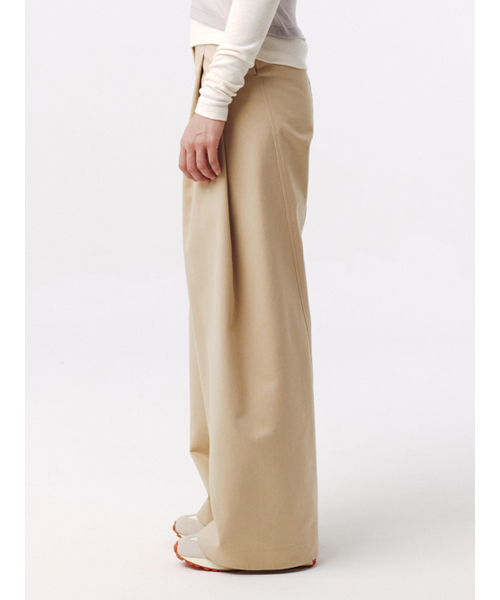 Kijun(キジュン)の「Curved Seam Wide Pants Beige(スラックス・レディース・その他・SMALL/MEDIUM/LARGE)」の5枚目の写真