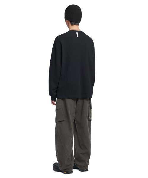 NOMANUAL(NOMANUAL)の「SLASH CARGO PANTS - CHARCOAL(その他パンツ・レディース・その他・SMALL/MEDIUM/LARGE/X-LARGE)」の4枚目の写真