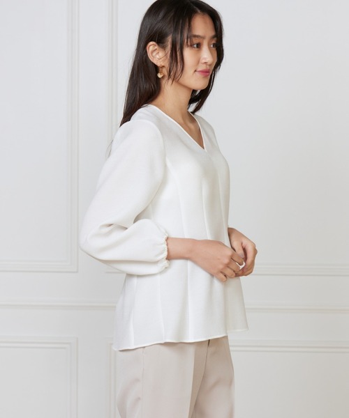 INED（イネド）の「BUBBLESジャガードVネックブラウス（シャツ/ブラウス・レディース・オフホワイト/ネイビー・9号/11号）」の18枚目の写真