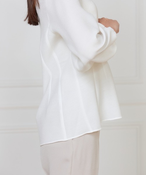 INED（イネド）の「BUBBLESジャガードVネックブラウス（シャツ/ブラウス・レディース・オフホワイト/ネイビー・9号/11号）」の14枚目の写真