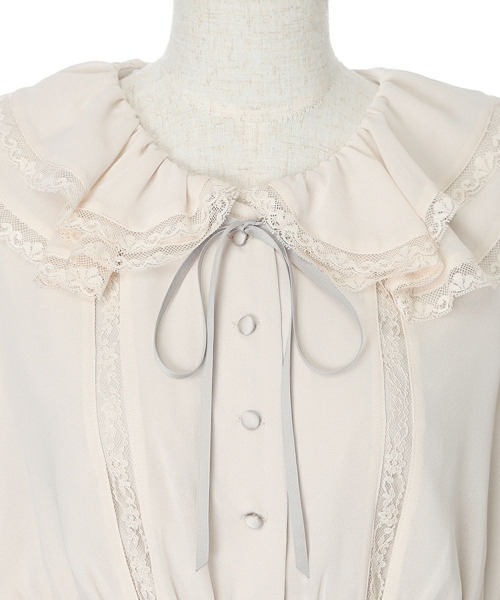 an another angelus（アンアナザーアンジェラス）の「レース使いダブルラッフル衿ブラウス（シャツ/ブラウス・レディース・オフホワイト/ピンクベージュ・FREE）」の9枚目の写真