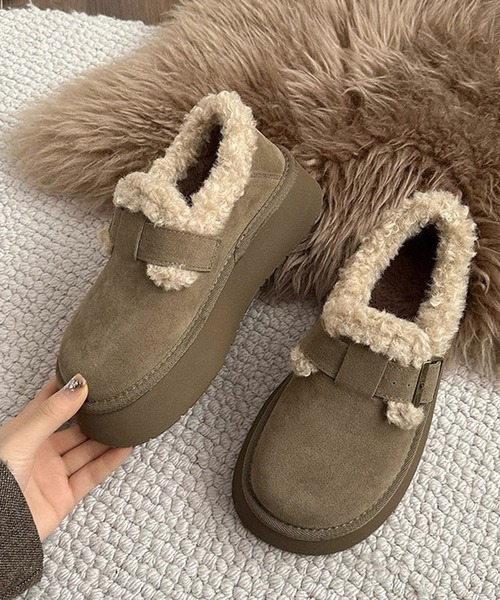 shopnikoniko（ショップニコニコ）の「フェイクムートン ベルトデザイン 厚底シューズ（スリッポン・レディース・グレイッシュベージュ/キャメル・36/37/38/39）」の8枚目の写真