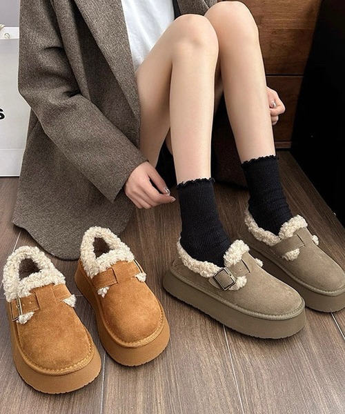 shopnikoniko（ショップニコニコ）の「フェイクムートン ベルトデザイン 厚底シューズ（スリッポン・レディース・グレイッシュベージュ/キャメル・36/37/38/39）」の4枚目の写真