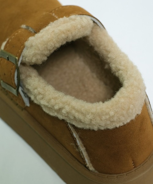 shopnikoniko（ショップニコニコ）の「フェイクムートン ベルトデザイン 厚底シューズ（スリッポン・レディース・グレイッシュベージュ/キャメル・36/37/38/39）」の18枚目の写真