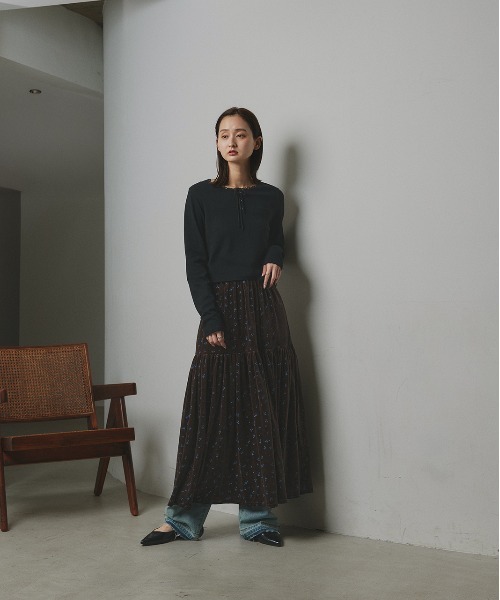 ad thie(アドティエ)の「フラワープリント ベロアスカート(スカート・レディース・ブラウン系/ブラック系2/ブラック系1・FREE)」の9枚目の写真