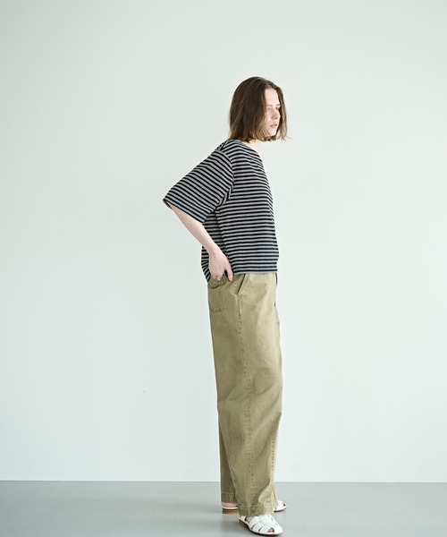 kha:ki（カーキ）の「「KHA:KI / カーキ」マルチストライプ トップ（Tシャツ/カットソー・レディース・オフホワイト/ブラック/マスタード・1）」の6枚目の写真