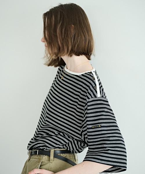 kha:ki（カーキ）の「「KHA:KI / カーキ」マルチストライプ トップ（Tシャツ/カットソー・レディース・オフホワイト/ブラック/マスタード・1）」の7枚目の写真