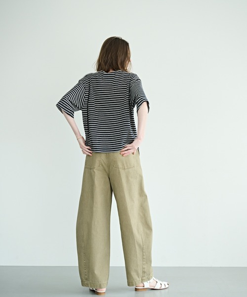 kha:ki（カーキ）の「「KHA:KI / カーキ」マルチストライプ トップ（Tシャツ/カットソー・レディース・オフホワイト/ブラック/マスタード・1）」の8枚目の写真