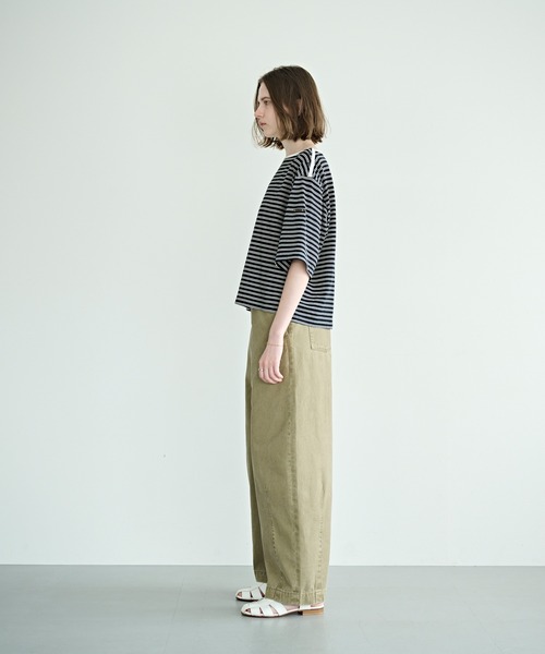 kha:ki（カーキ）の「「KHA:KI / カーキ」マルチストライプ トップ（Tシャツ/カットソー・レディース・オフホワイト/ブラック/マスタード・1）」の12枚目の写真