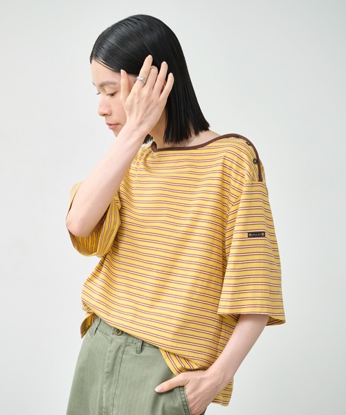 kha:ki（カーキ）の「「KHA:KI / カーキ」マルチストライプ トップ（Tシャツ/カットソー・レディース・オフホワイト/ブラック/マスタード・1）」の17枚目の写真