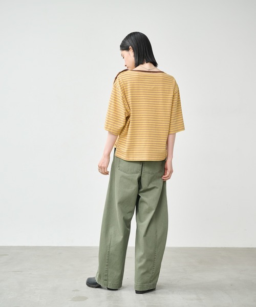 kha:ki（カーキ）の「「KHA:KI / カーキ」マルチストライプ トップ（Tシャツ/カットソー・レディース・オフホワイト/ブラック/マスタード・1）」の18枚目の写真