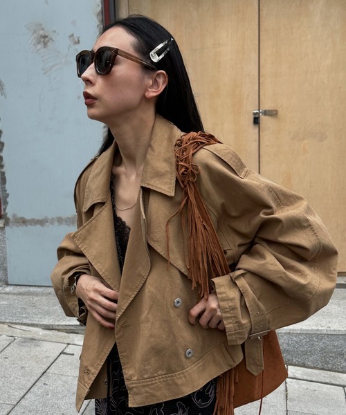 Ameri(アメリ)の「TENCEL DENIM SHORT TRENCH COAT(トレンチコート・レディース・ベージュ/ブラック/ブルー・SMALL/MEDIUM)」の10枚目の写真