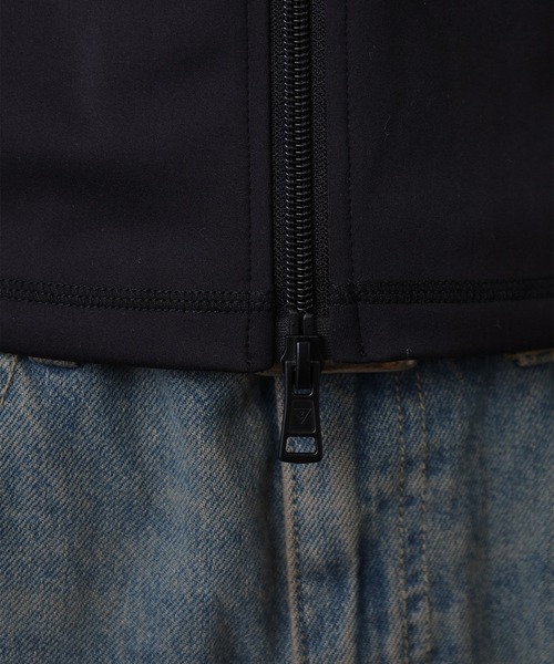 GUESS JEANS(ゲスジーンズ)の「GUESS JEANS フルジップ スウェットシャツ(スウェット・レディース・ブラック・S/L/M)」の13枚目の写真