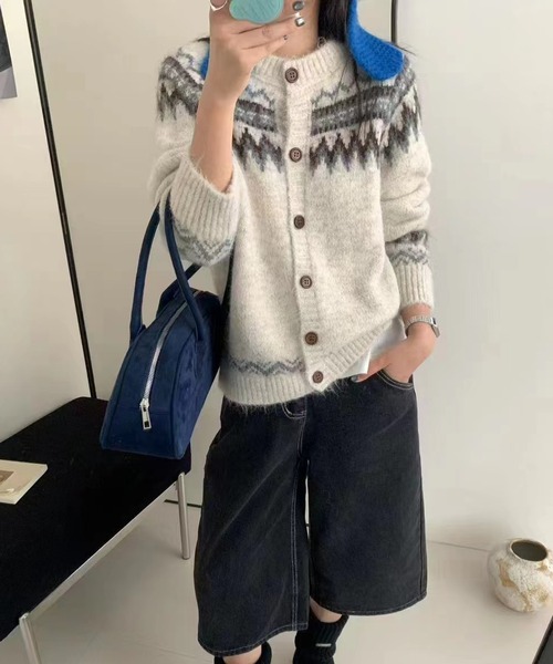 Chiina(チーナ)の「Chiina /ノルディックデザインカーディガン(ニット/セーター・レディース・ネイビー/ブラウン/グレー・FREE)」の8枚目の写真