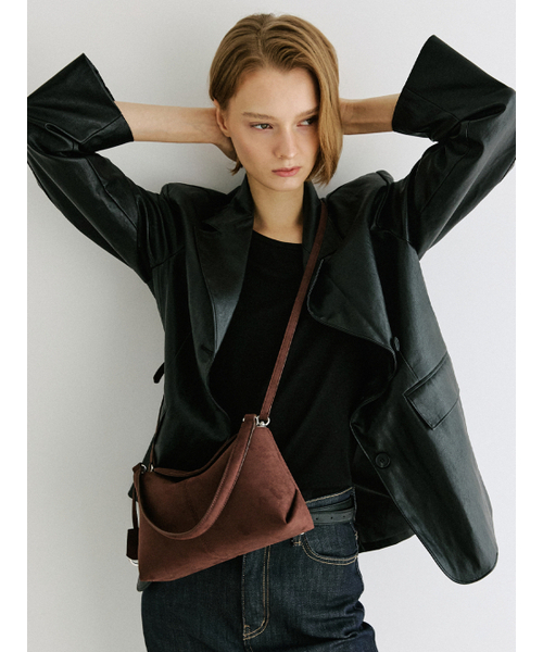 MOREMORR(モアモル)の「MOVO BAG _ スエードブラウンミニバッグ3way(ショルダーバッグ・レディース・ダークブラウン・FREE)」の4枚目の写真