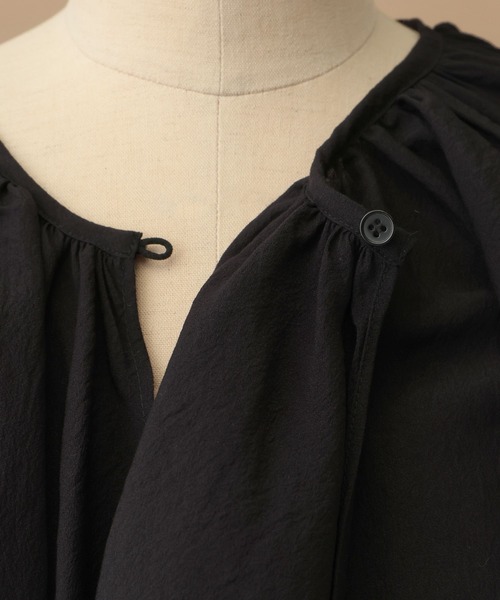 A part by（アパートバイ）の「【セレモニー】Ｃ＊アシメフリルブラウス（シャツ/ブラウス・レディース・ブラック/オフホワイト/アイボリー・FREE）」の14枚目の写真