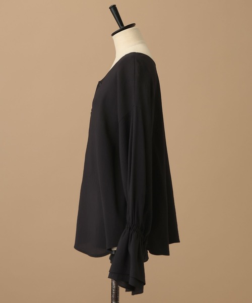 A part by（アパートバイ）の「【セレモニー】Ｃ＊アシメフリルブラウス（シャツ/ブラウス・レディース・ブラック/オフホワイト/アイボリー・FREE）」の16枚目の写真