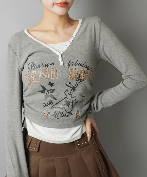 SPINNS(スピンズ)の「ヘンリーネック×重ね着風ガールズストリートトップス(Tシャツ/カットソー・レディース・チャコール/ブラウン/グレー/アイボリー・ONESIZE)」の3枚目の写真