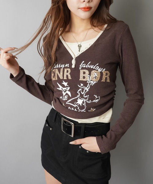 SPINNS(スピンズ)の「ヘンリーネック×重ね着風ガールズストリートトップス(Tシャツ/カットソー・レディース・チャコール/ブラウン/グレー/アイボリー・ONESIZE)」の15枚目の写真