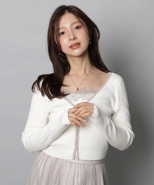 Apuweiser-riche(アプワイザーリッシェ)の「パイピングレースニットアンサンブル(ニット/セーター・レディース・ピンクベージュ/ホワイト/ミント/ネイビー・2)」の5枚目の写真