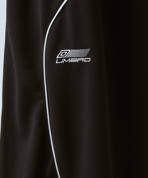 UMBRO(アンブロ)の「【UMBRO×Lui's 】カーブトラックパンツ(その他パンツ・レディース・ブラック/レッド・S/M)」の4枚目の写真