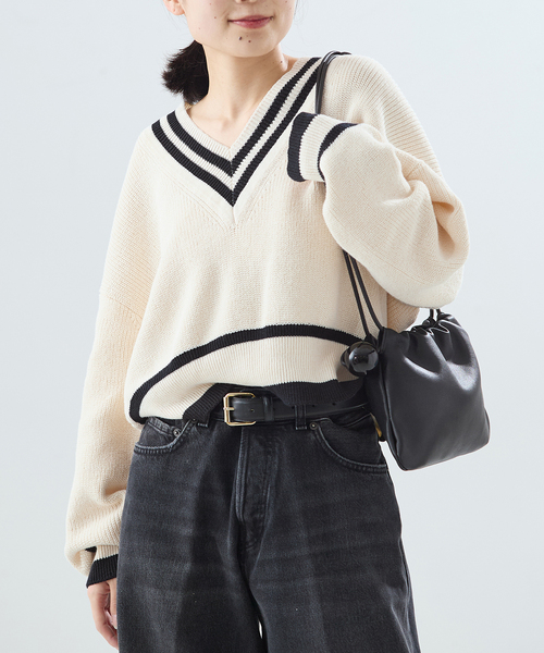 journal standard L'essage（ジャーナルスタンダードレサージュ）の「リネンラインVネックプルオーバー（ニット/セーター・レディース・アイボリー/ブラック・FREE）」の2枚目の写真