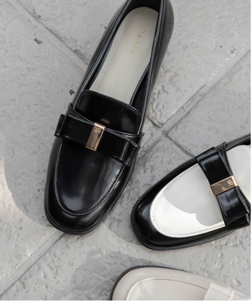 RANDA(ランダ)の「晴雨兼用 クラシックリボンローファー(ローファー・レディース・アイボリー/ブラック/ブラック系その他・L/S/M/LL)」の19枚目の写真