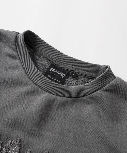 THRASHER（スラッシャー）の「【70】【THRASHER/スラッシャー】ピグメント加工 ダメージデニムロゴ 裏毛 クルーネックスウェット（スウェット・メンズ・ブラウン/ピンク/グレー/チャコールグレー・M/L/XL）」の7枚目の写真