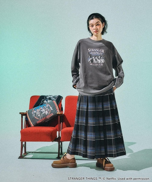 niko and …. 【STRANGER THINGS】ロングTシャツ niko and（ニコアンド）の「【STRANGER THINGS】コラボ スプレー