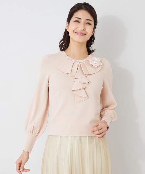 TO BE CHIC(トゥー ビー シック)の「フロントラッフルフリル ニット(ニット/セーター・レディース・ブラック/オフホワイト/ピンク系その他2・40)」の3枚目の写真