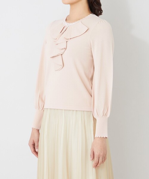 TO BE CHIC(トゥー ビー シック)の「フロントラッフルフリル ニット(ニット/セーター・レディース・ブラック/オフホワイト/ピンク系その他2・40)」の8枚目の写真