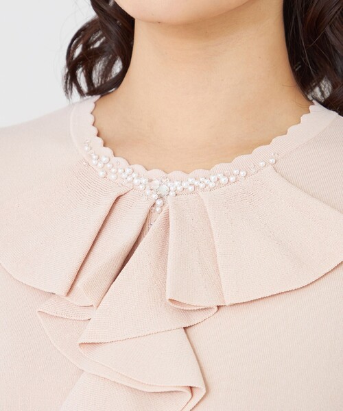 TO BE CHIC(トゥー ビー シック)の「フロントラッフルフリル ニット(ニット/セーター・レディース・ブラック/オフホワイト/ピンク系その他2・40)」の6枚目の写真