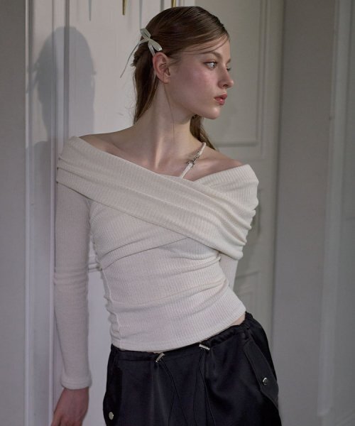 Cross Off Shoulder Knit [Cream]（ニット/セーター）｜ROSEFRANTZ