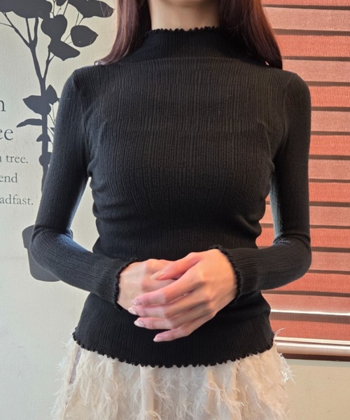 tolene(トレネ)の「メロー使いハイネックトップス(Tシャツ/カットソー・レディース・ブラック/ホワイト・FREE)」の2枚目の写真