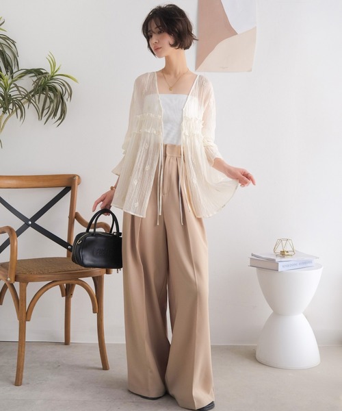 Classical Evon（クラシカルエヴォン）の「【Classical Evon】秋を先取り☆お花刺繍で涼やかに着映える。着こなし広がる前後2WAY フラワー刺繍シアー楊柳ブラウス（シャツ/ブラウス・レディース・アイボリー/グレイッシュベージュ/チャコール/ブルー・SMALL/MEDIUM/LARGE/X-LARGE）」の18枚目の写真