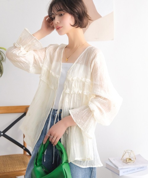 Classical Evon（クラシカルエヴォン）の「【Classical Evon】秋を先取り☆お花刺繍で涼やかに着映える。着こなし広がる前後2WAY フラワー刺繍シアー楊柳ブラウス（シャツ/ブラウス・レディース・アイボリー/グレイッシュベージュ/チャコール/ブルー・SMALL/MEDIUM/LARGE/X-LARGE）」の11枚目の写真
