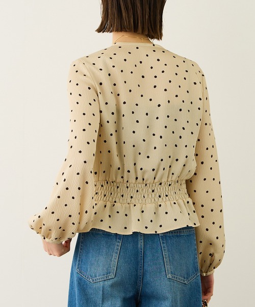 ROPE'（ロペ）の「ドットプリントペプラムブラウス/イージーケア（シャツ/ブラウス・レディース・ネイビー/ベージュ・38）」の3枚目の写真