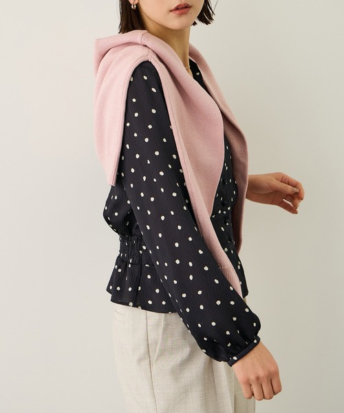 ROPE'（ロペ）の「ドットプリントペプラムブラウス/イージーケア（シャツ/ブラウス・レディース・ネイビー/ベージュ・38）」の4枚目の写真