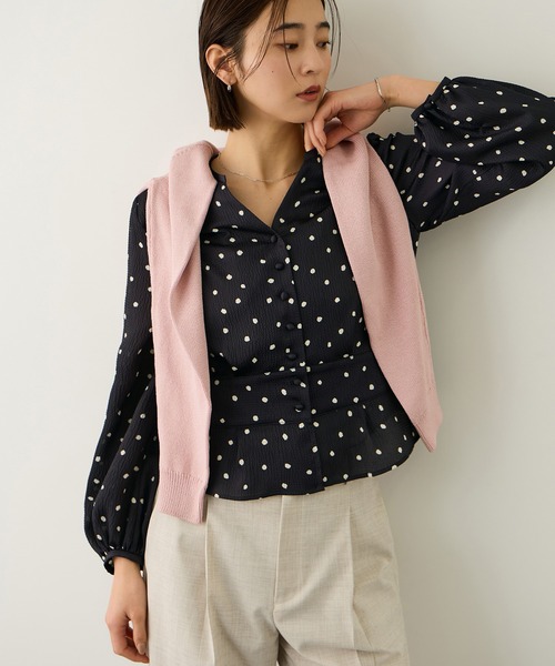 ROPE'（ロペ）の「ドットプリントペプラムブラウス/イージーケア（シャツ/ブラウス・レディース・ネイビー/ベージュ・38）」の7枚目の写真